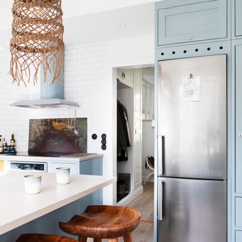 Köksinspiration kylskåp ljusblått kök från Skandinaviska Shakerkök
